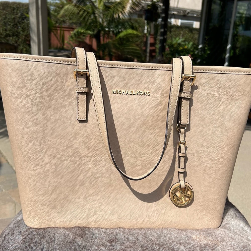 Michael Kors Jet Set Travel Leather Tote